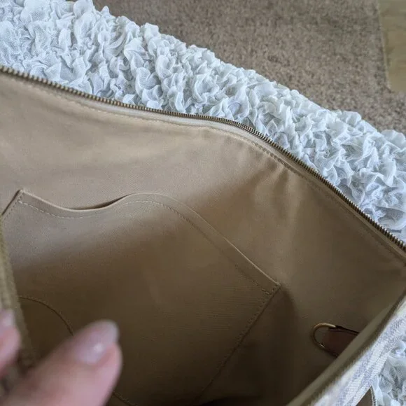 Louis Vuitton: Azur Damier Totally MM - Picture 12 of 13